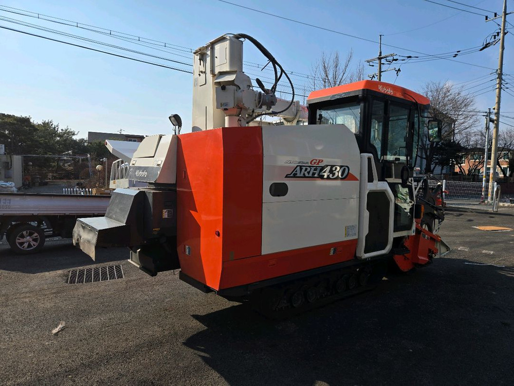 콩콤바인 구보다 ARH430 범용콤바인 이미지