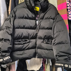 럭키슈에뜨 구스다운패딩점퍼팝니다 이미지
