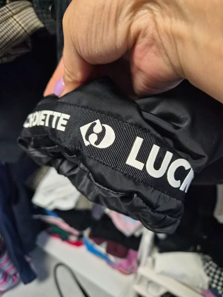 럭키슈에뜨 구스다운패딩점퍼팝니다 이미지