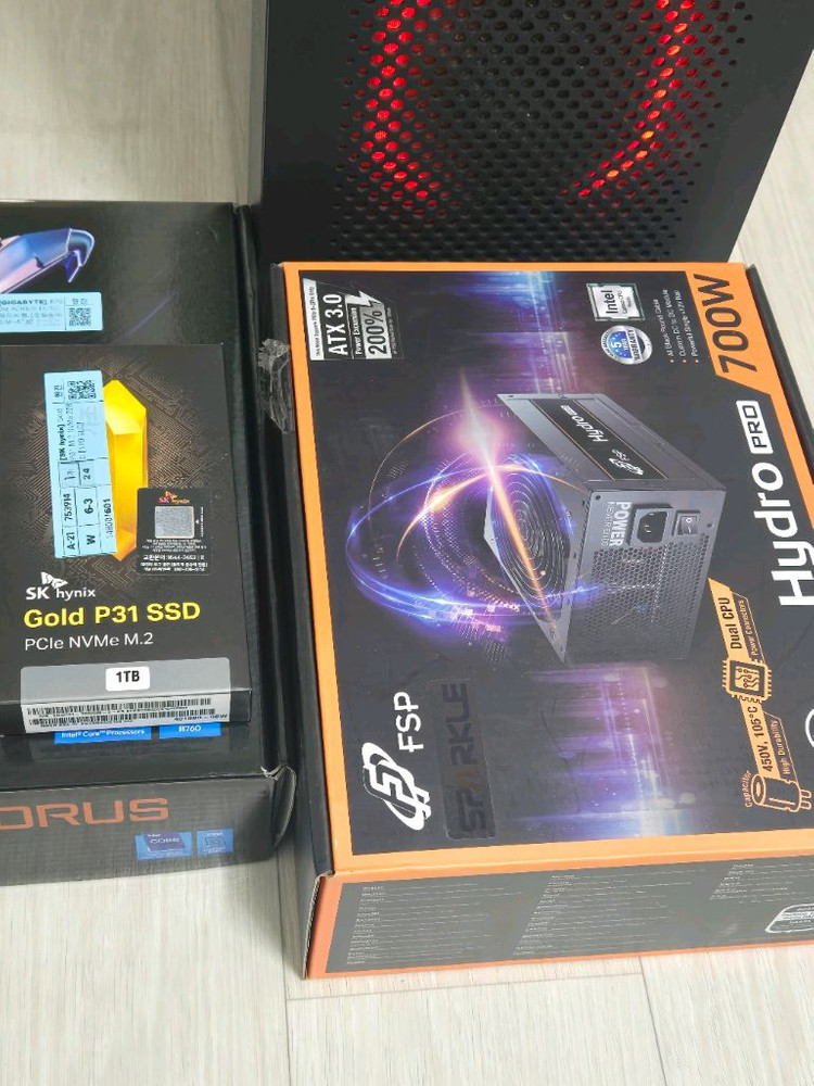 인텔 13700k b760 ddr5 32g 700w 1테라 팔아요 풀박 4060 ti 포함가능 이미지