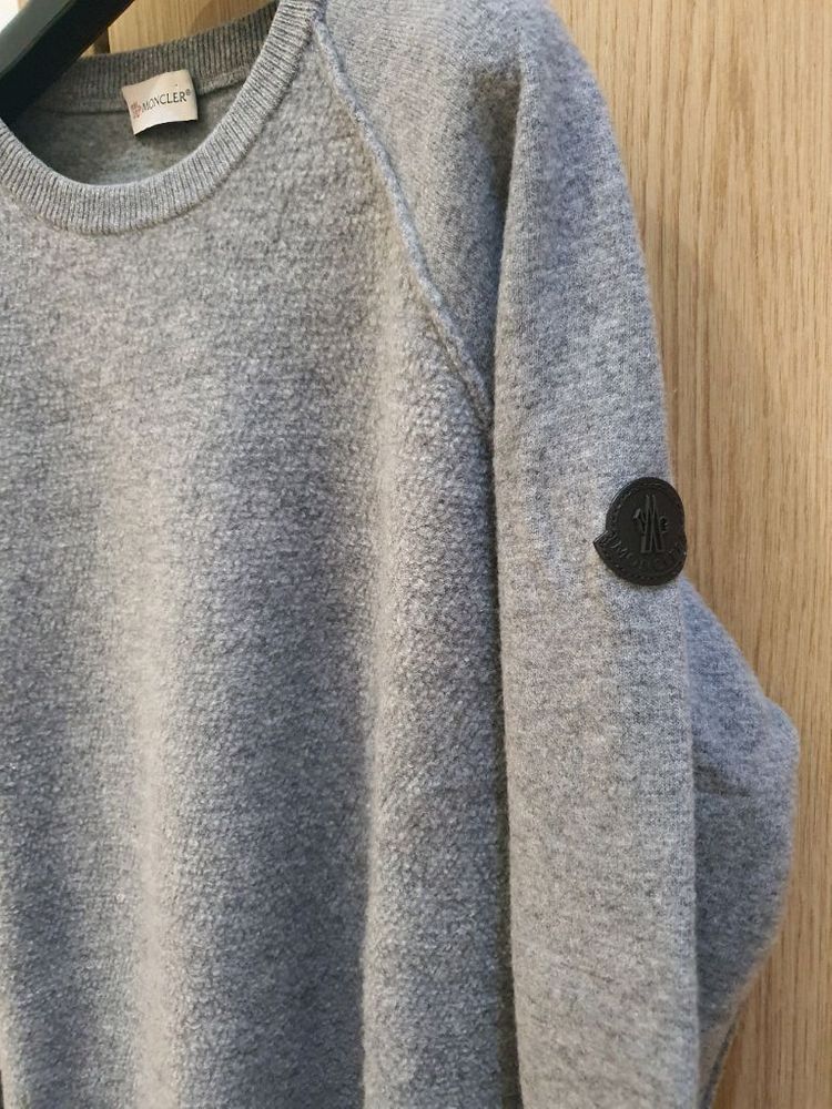 몽클레어 그레이 남성 울100% 니트 판매합니다! 이미지