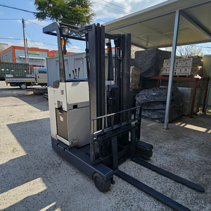 배터리 2017년식 클라크 입식 1.5톤 전동지게차 삼단 4.3M인상 390만 이미지