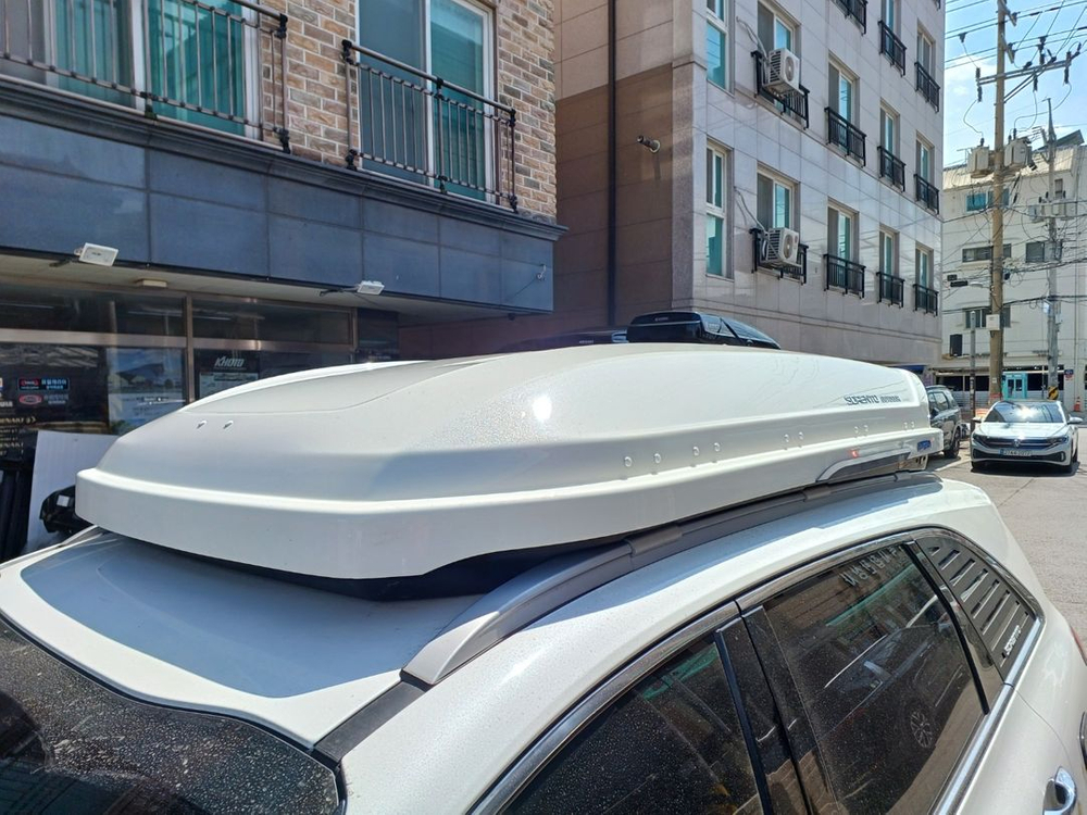 올뉴쏘렌토 코토일체형루프박스 화이트 변색 장착65만원 이미지