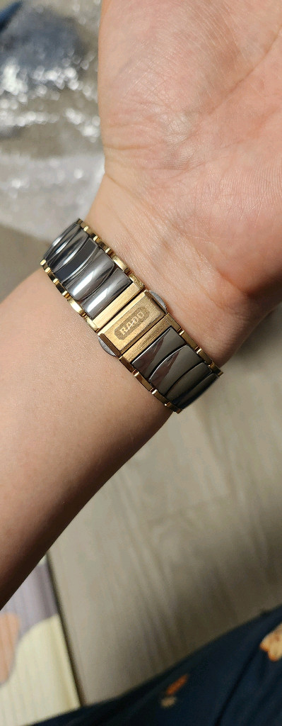 라도 세라믹 쿼츠 시계 이미지