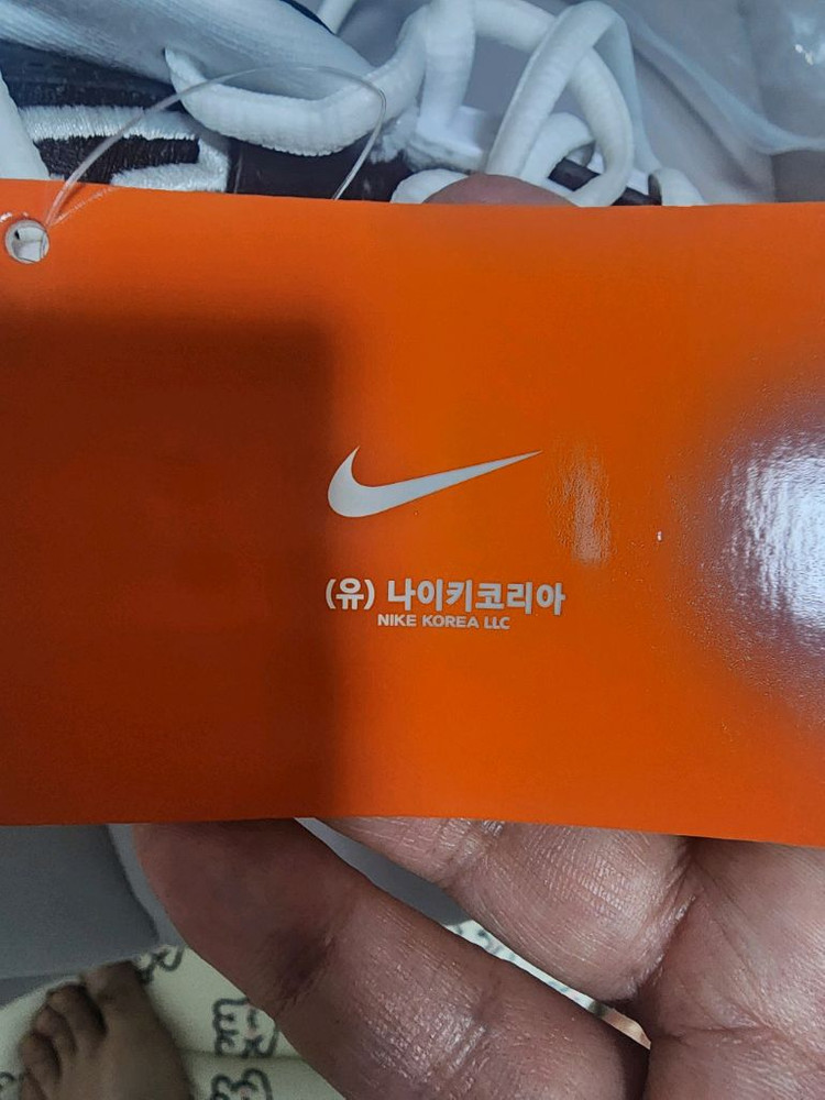 나이키 이모탈리티3 7만원에 판매 합니다(텍달린 새것) 이미지