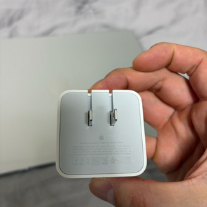 [교환] 맥북에어 m3 15 110V 어댑터 <-> 220V 교환 이미지