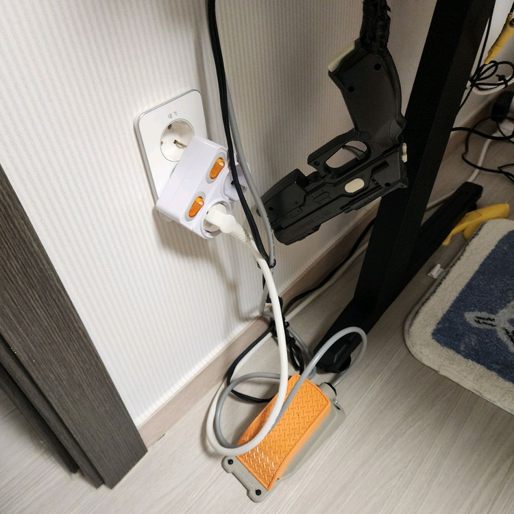 브라운관tv 및 건슈팅 게임 풀세트ps2 및 건콘2자루 이미지