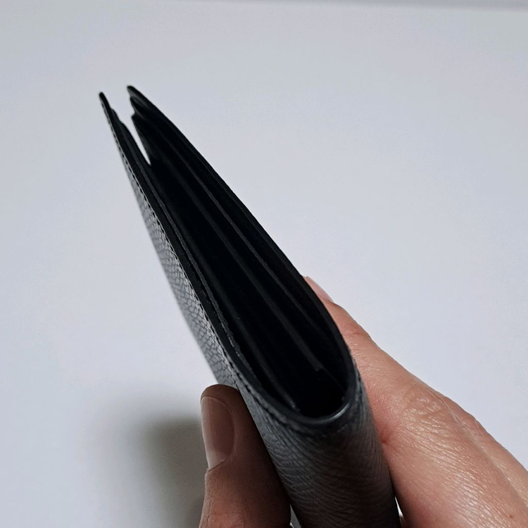 [100%/정품] 루이비통 멀티플 타이가 블랙 반지갑, 루이비통지갑,루이비통반지갑 이미지