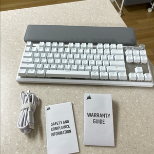 커세어 k70 래피드트리거 자석축키보드 이미지