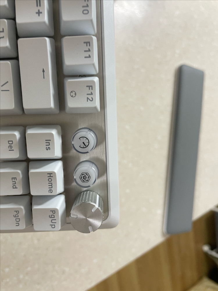 커세어 k70 래피드트리거 자석축키보드 이미지