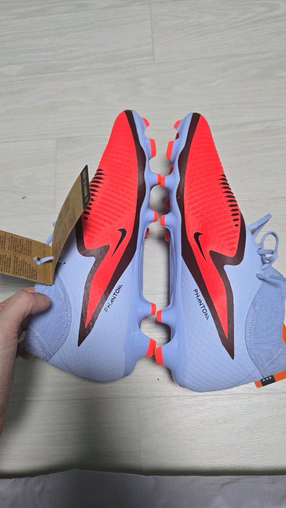 나이키 팬텀6 하이 ACAD FG MG 295mm 판매합니다 축구화 이미지