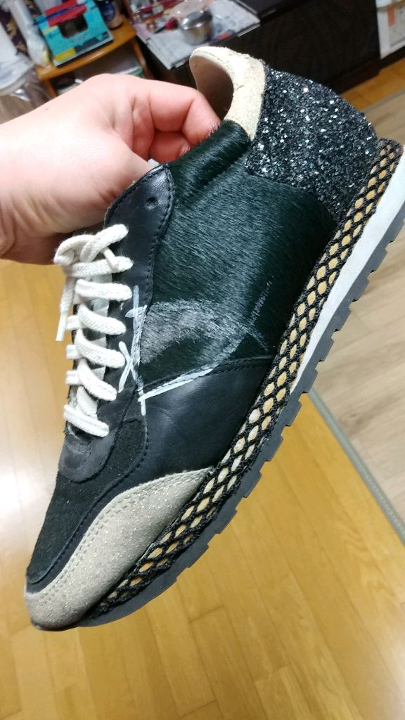 필립모델 송치스니커즈 40사이즈팝니다 이미지