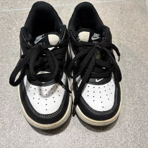 나이키 에어포스 1 키즈 신발,180사이즈 이미지