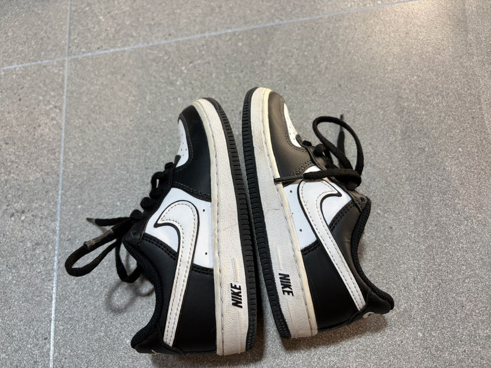 나이키 에어포스 1 키즈 신발,180사이즈 이미지