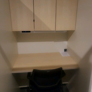 독서실책상과 시디즈의자 스터디카페폐업 이미지