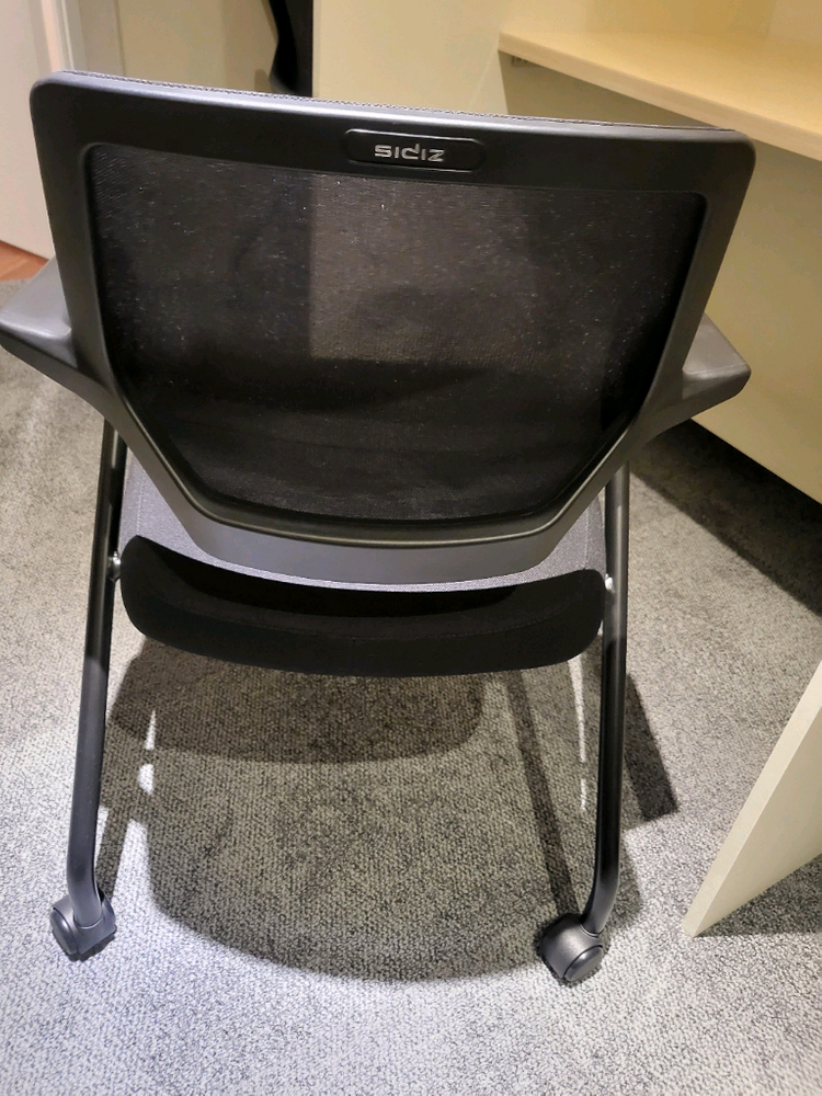 독서실책상과 시디즈의자 스터디카페폐업 이미지