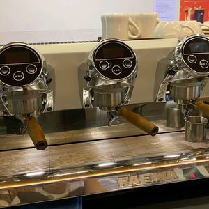 훼마 E71 커피머신 이미지