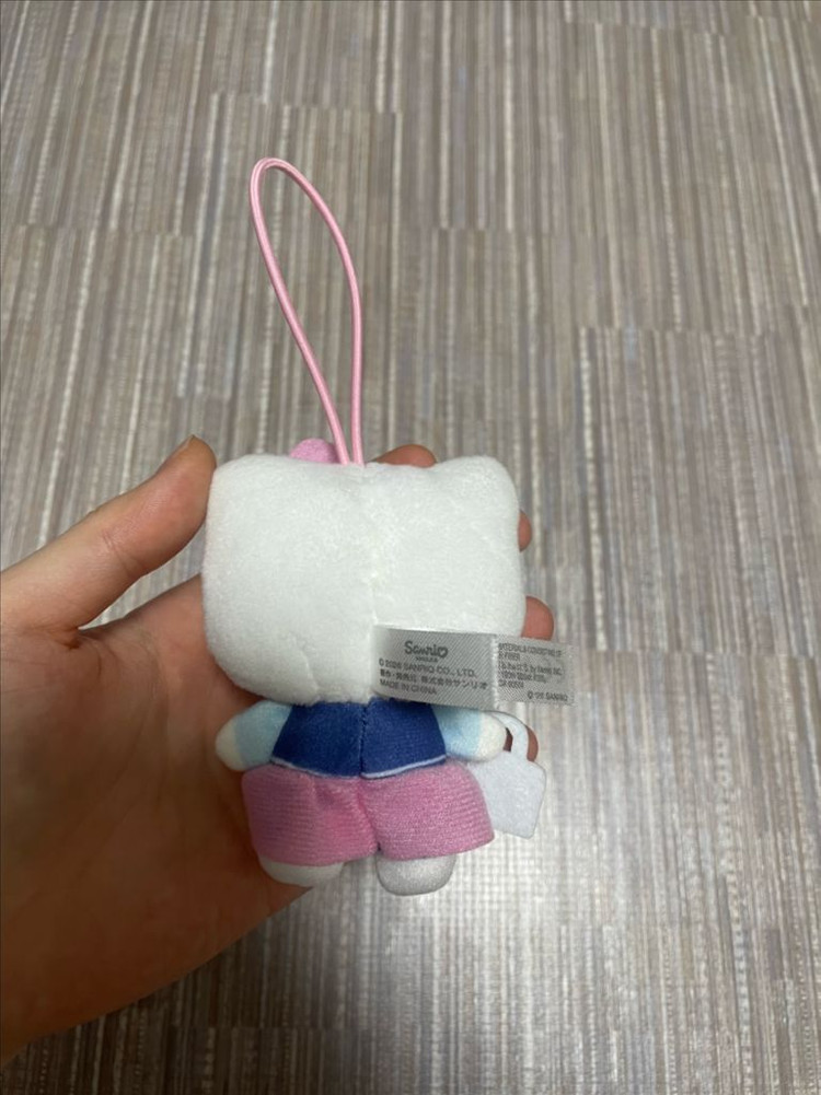 새상품도쿄구매)산리오 키티 스쿨컬렉션 마스코트 키링 스트랩 미쿠렘 미소녀 하치와레 슈가바니즈 교복키티 이미지