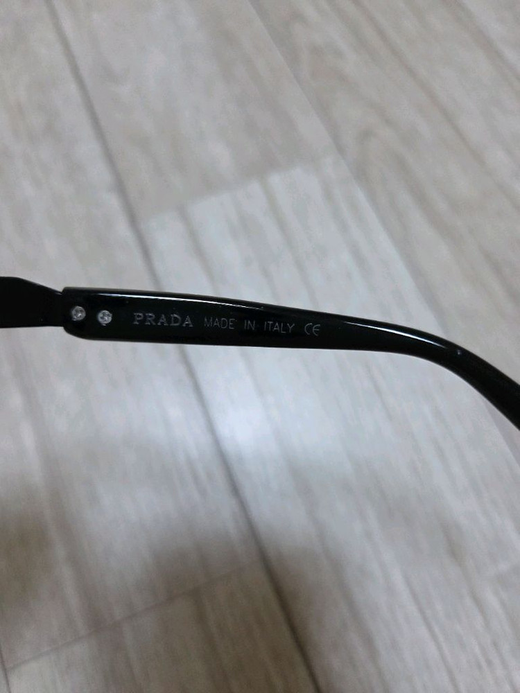 프라다 선글라스 이미지
