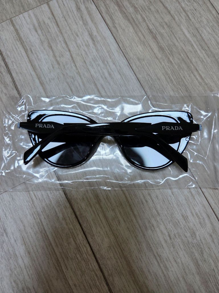 프라다 선글라스 이미지