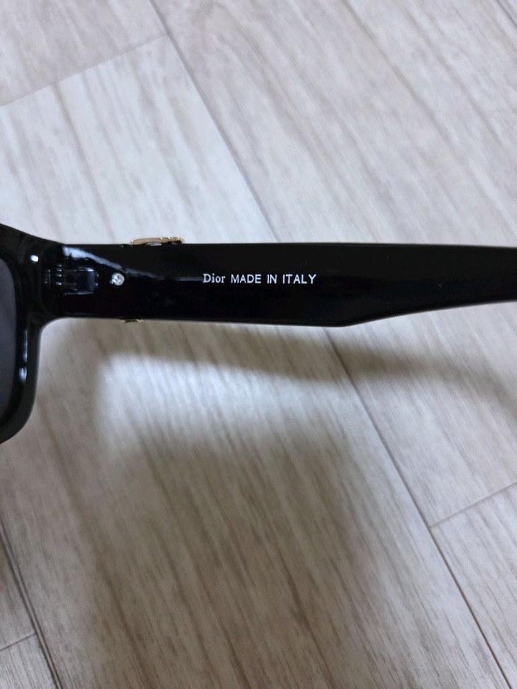 디올 오블리크 선글라스 이미지