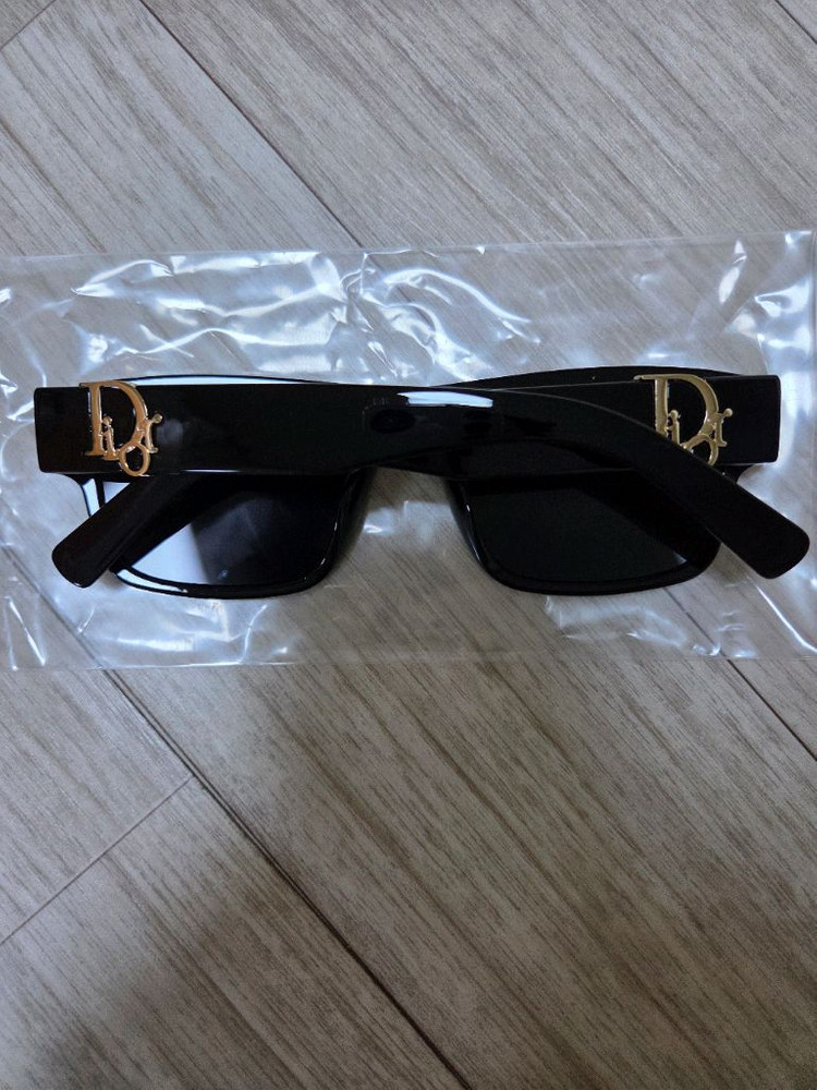 디올 오블리크 선글라스 이미지