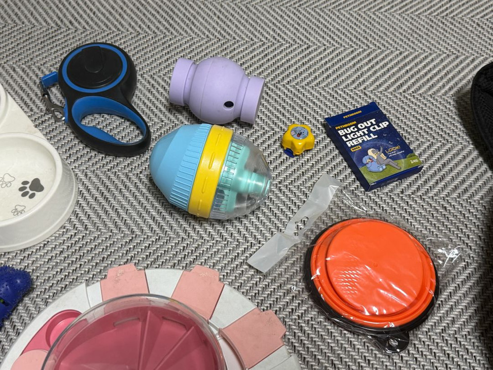 강아지 용품 11종 세트(노즈워크 장난감 리드줄 가방 밥그릇 물통 버그아웃 등) 이미지