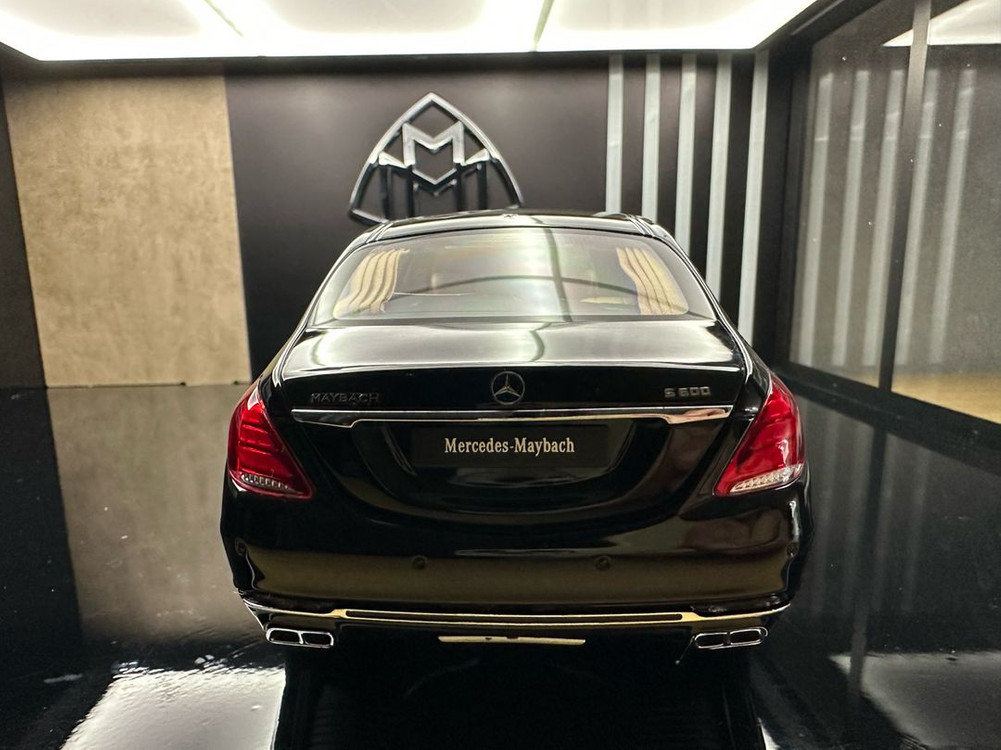벤츠 마이바흐 S600 풀만 다이캐스트 블랙1:18 이미지