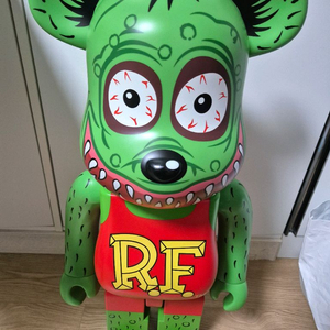 베어브릭 RAY FINK 1000% 이미지