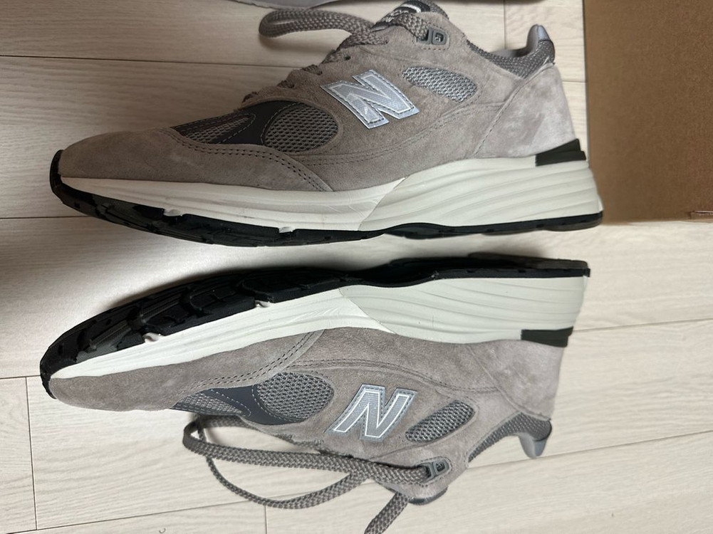 뉴발란스 991 v2 그레이 사이즈 280 팝니다 이미지