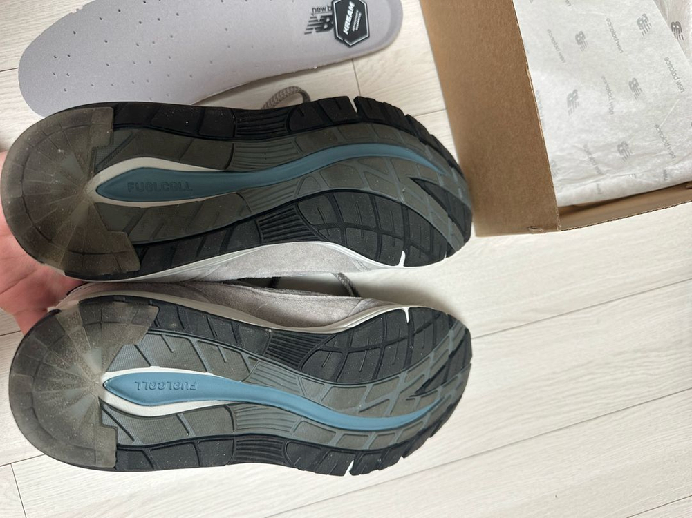 뉴발란스 991 v2 그레이 사이즈 280 팝니다 이미지