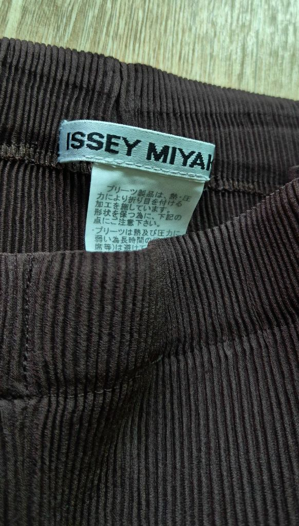 이세이미야케 플리츠플리즈 ISSEYMIYAKE 해칭플리 이미지