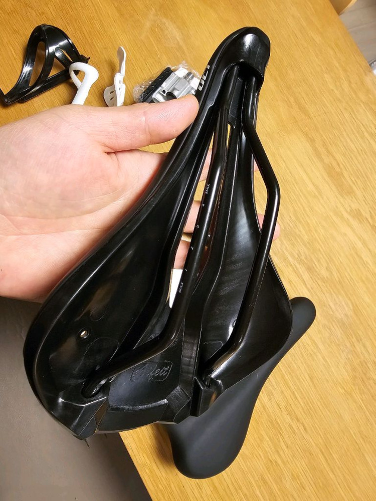 7d안장 uct안장 무명 안장, 접이식페달,물병꽂이2개 모두 이미지