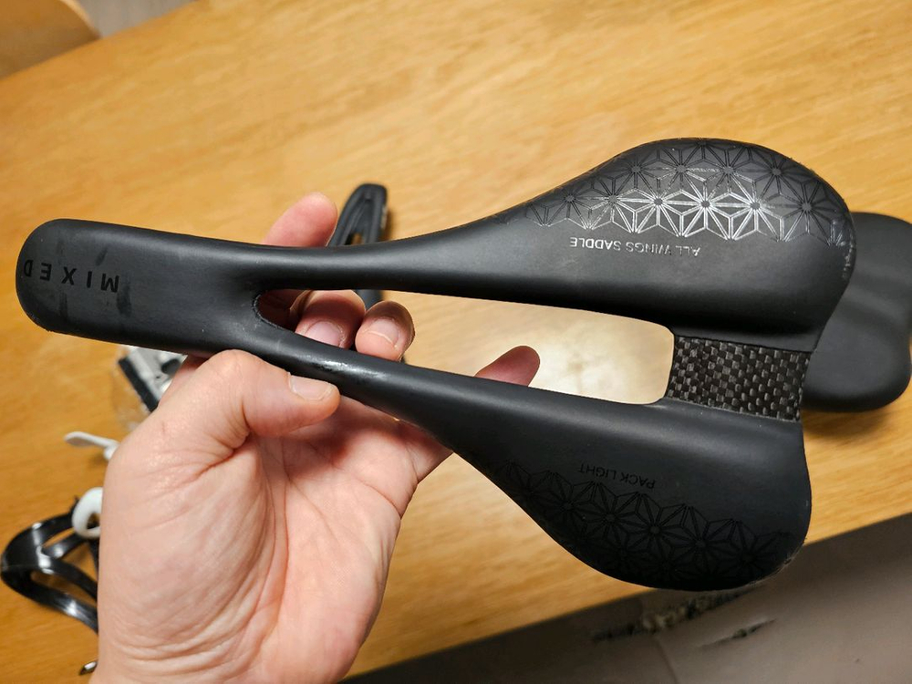 7d안장 uct안장 무명 안장, 접이식페달,물병꽂이2개 모두 이미지