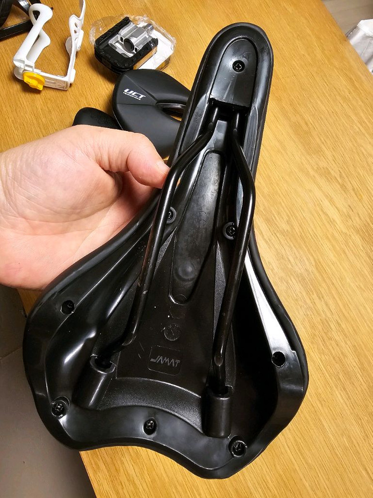 7d안장 uct안장 무명 안장, 접이식페달,물병꽂이2개 모두 이미지