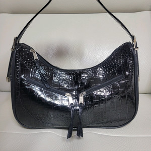 이우가마카라스 블랙 크로커 숄더백 반달호보백 이미지