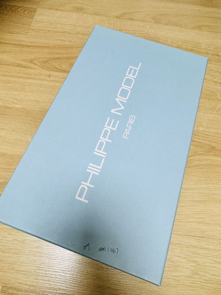 [정품/새제품]필립모델 트로페즈 바사 블루 카모플라주 여성 신발 팝니다 이미지