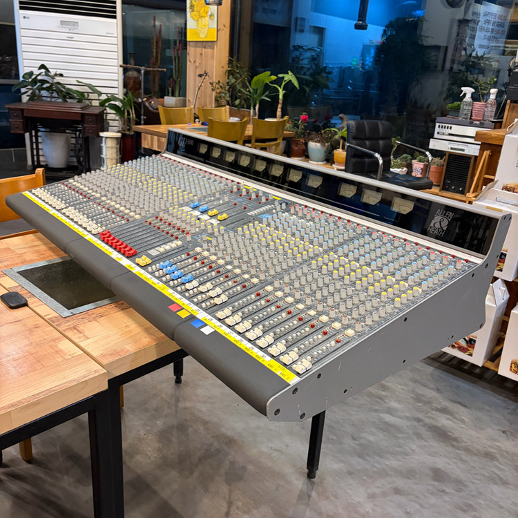 allen & hearh gl3300 영국 알렌히스 40채널 아나로그 콘솔 믹싱콘솔 이미지