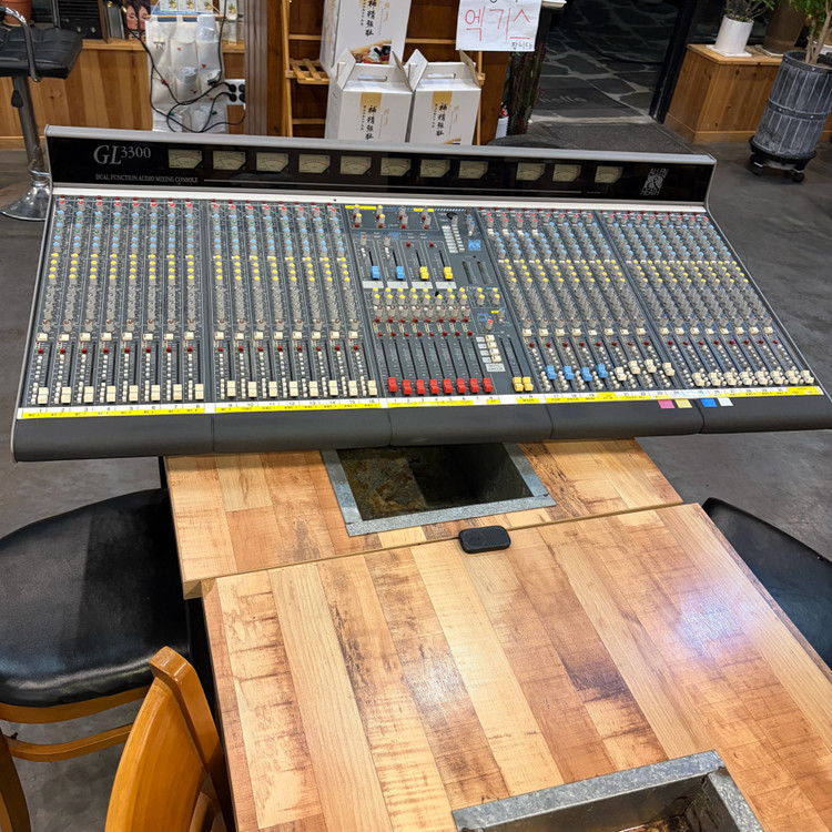 allen & hearh gl3300 영국 알렌히스 40채널 아나로그 콘솔 믹싱콘솔 이미지