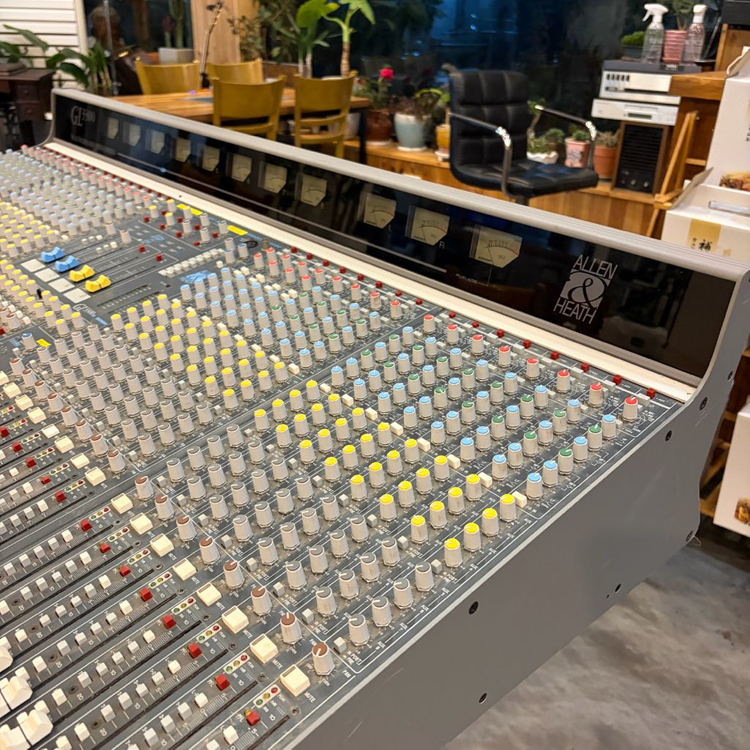 allen & hearh gl3300 영국 알렌히스 40채널 아나로그 콘솔 믹싱콘솔 이미지
