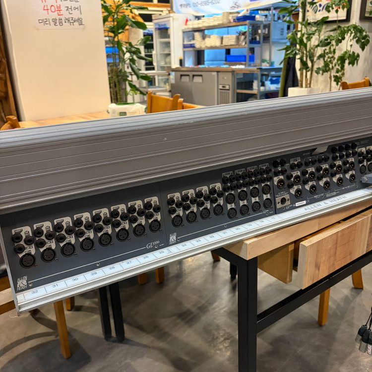 allen & hearh gl3300 영국 알렌히스 40채널 아나로그 콘솔 믹싱콘솔 이미지