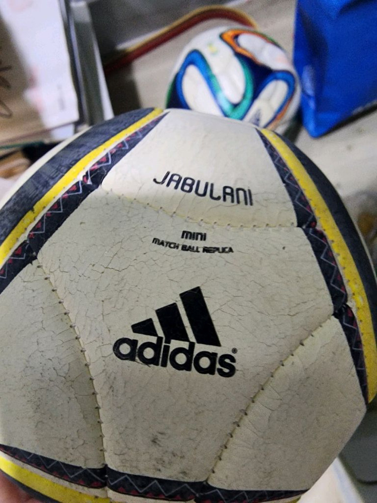 아디다스 자블라니 미니 축구공 이미지