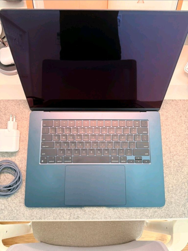 맥북 에어 M2 15인치 16기가 이미지