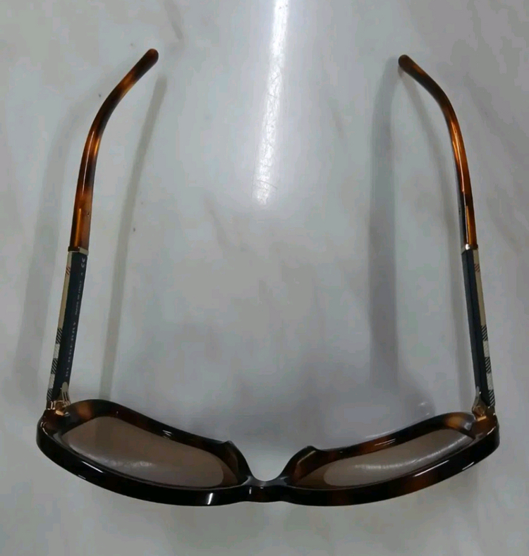 [이태리 정품] 버버리 여성용 선글라스 (사이즈 꼭!!! 보세요...!!!) 이미지