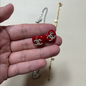 샤 하트 귀걸이 이미지