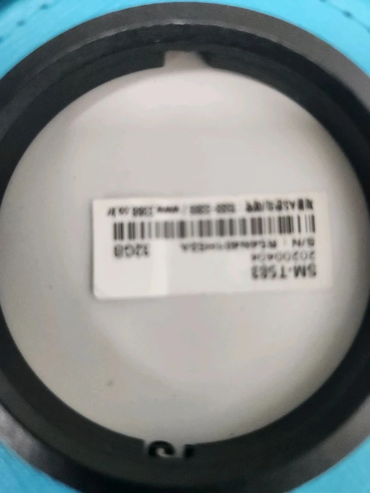 삼성 갤럭시탭 SM-T583 모델 32GB 블루 색상입니다. 겉에 케이스 씌워져 있고, 생활 기스 거의 없습니다. 이미지