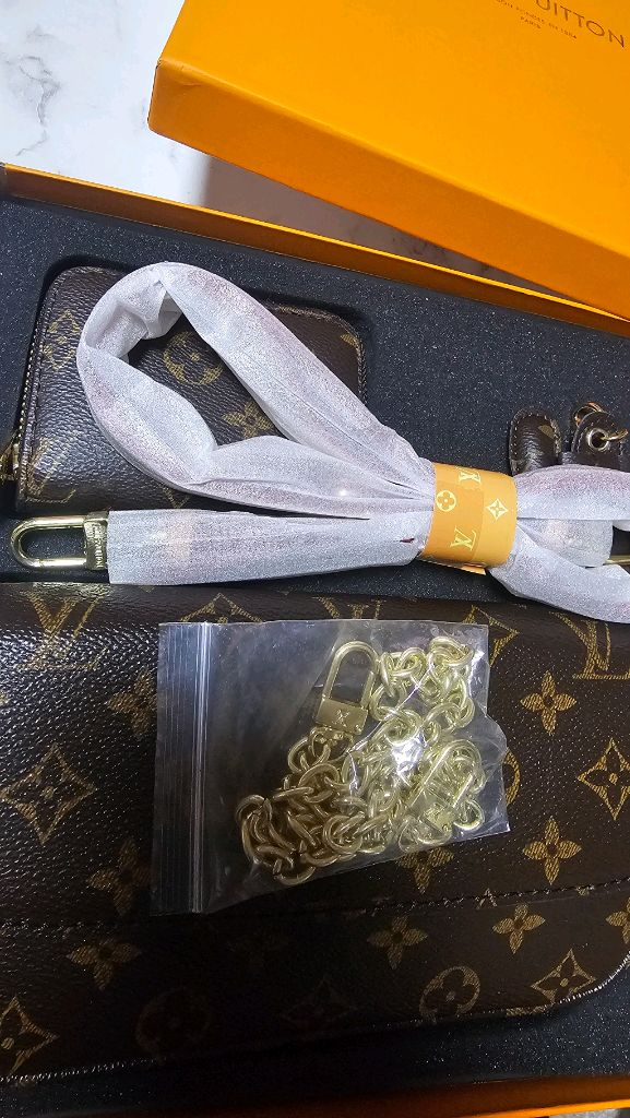 최상급 급쳐 루이비통 모노그램 크로스백 클러치+카드지갑+키링 세트 새상품 이미지