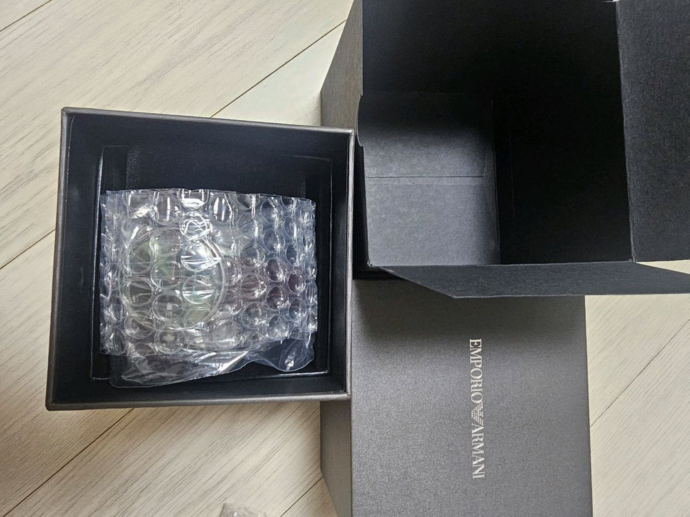 엠포리오 아르마니 시계 녹판 새제품 팝니다 이미지