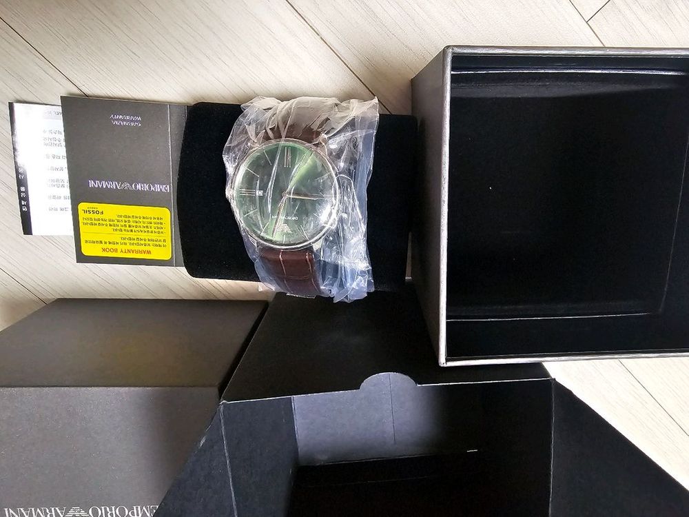 엠포리오 아르마니 시계 녹판 새제품 팝니다 이미지