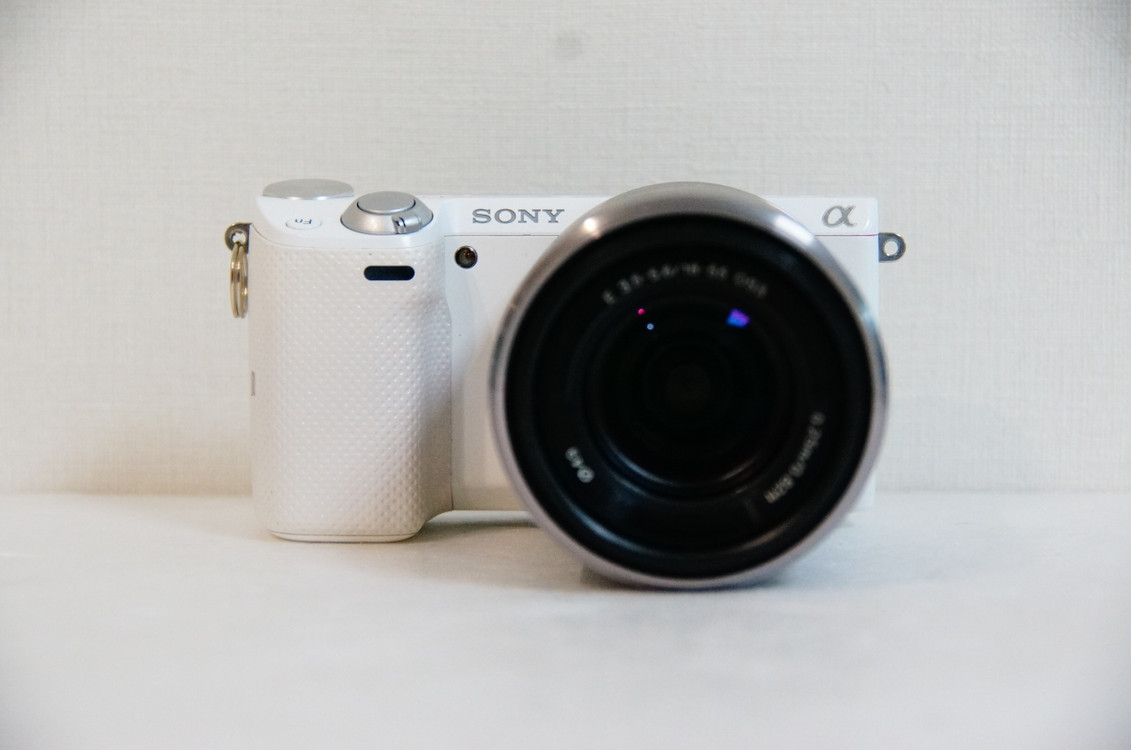 [소니] NEX-5T 화이트 미러리스카메라팝니다.(94컷) 이미지